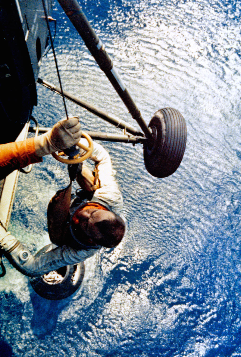 Illustration for article titled Behind the Scenes of the First Crewed American Spaceflight